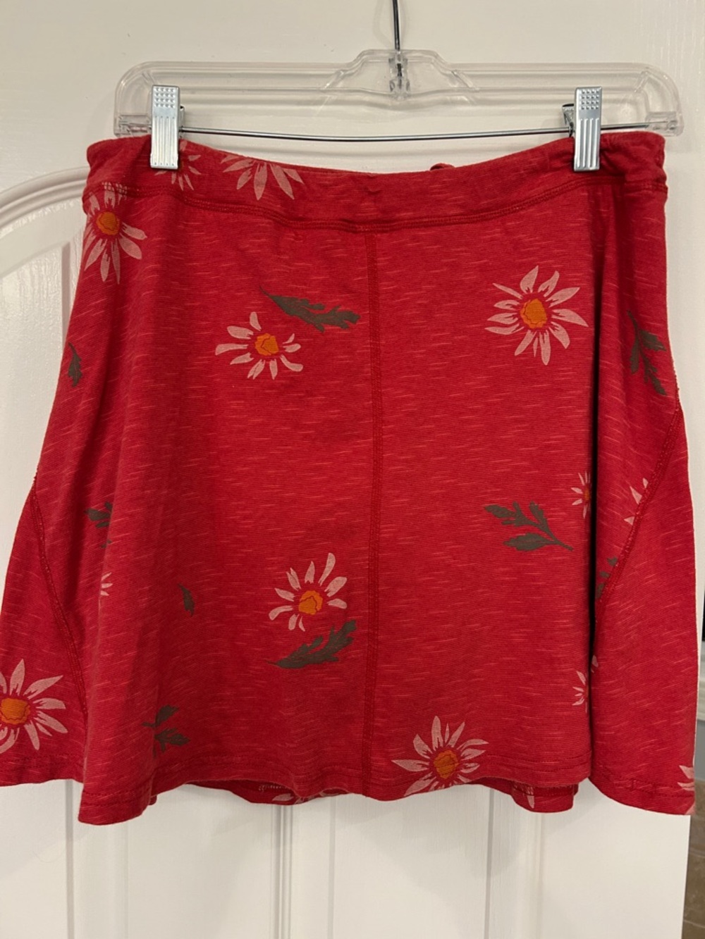 Toad&Co Red Floral A-Line Skort with Daisy Motif
